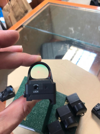 Buenos dias:
Pongo a la venta estos tres visores nuevos sin estrenar procedentes de una compra conjunta 02