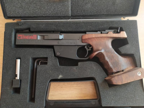 hola compañeros, vendo esta preciosidad de pistola por dejar el tiro, esta impecable es muy precisa, para 01
