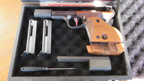 ]Vendo mi fantástica pistola UNIQUE DS69 en calibre 22 , que decir de esta arma tan mítica que no se sepa, 02