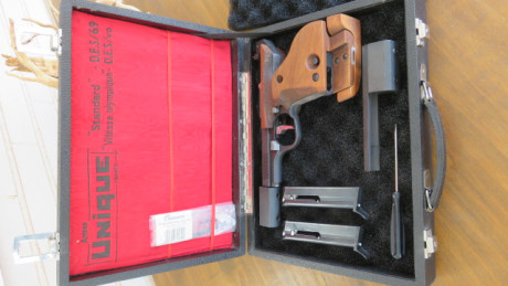 ]Vendo mi fantástica pistola UNIQUE DS69 en calibre 22 , que decir de esta arma tan mítica que no se sepa, 01