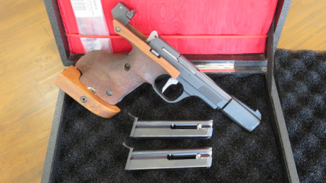 ]Vendo mi fantástica pistola UNIQUE DS69 en calibre 22 , que decir de esta arma tan mítica que no se sepa, 12