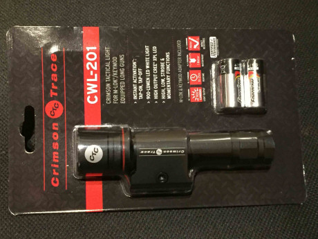 VENDIDO.
Nuevo a estrenar, en su blister original. Sistema de iluminación CWL-201 de Crimson Trace. Se 01