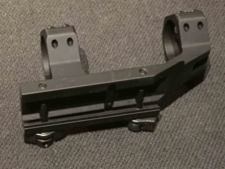 VENDIDA
Impecable, sin uso. Montura Weaver, made in USA -no se trata de un producto chino- con sistema 01