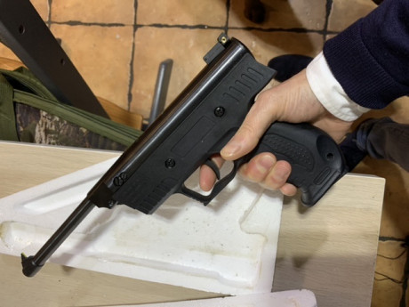 Hola a todos:

Me ha llegado una pistola china S3, como las que vende Un poco de Óxido y otras tiendas. 70