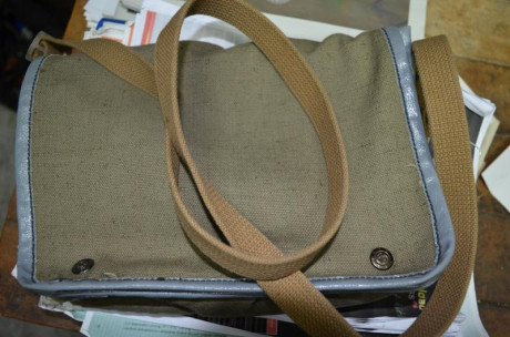 Vendo prismatico de vision nocturna con su mochila  del ejercito ruso. Su precio 200 € 
Va con dos pilas 02