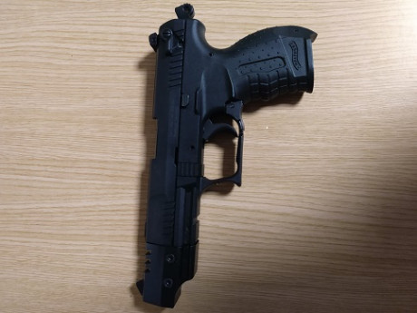 HOLA COMPAÑEROS. VENDO WALTHER P22 TARGET. EL ARMA FUNCIONA CORRECTAMENTE, INCLUYE DOS CARGADORES Y HERRAMIENTAS 02