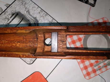 Vendo culata de madera para acciones Mauser 98( válido para K98, Coruña, etc) 

Se entrega completa, como 01