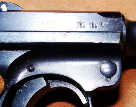 Respetables Caballeros, he adquirido en Argentina una Parabellum P 08, adjunto algunas fotos, agradecería 00