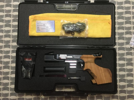Se vende Pardini hp 32 calibre 32, muy poco uso, la pistola viene con maletín original y la cacha es talla 02