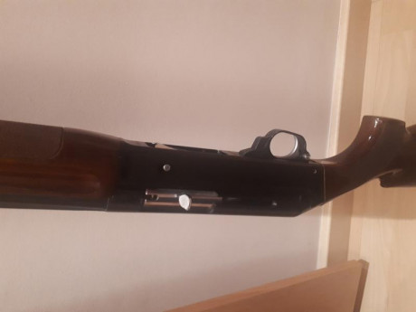 Hola, se vende por exceso de armas esta escopeta, funciona perfectamente, el muelle de la culata es nuevo 01