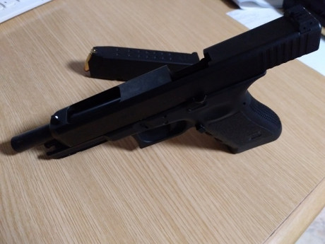 HOLA COMPAÑEROS. VENDO GLOCK 34 EN PERFECTAS CONDICIONES, LA PISTOLA JAMÁS ME HA DADO NINGUNA INTERRUPCIÓN 01