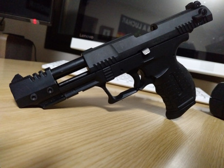 HOLA COMPAÑEROS. VENDO WALTHER P22 TARGET. EL ARMA FUNCIONA CORRECTAMENTE, INCLUYE DOS CARGADORES Y HERRAMIENTAS 01