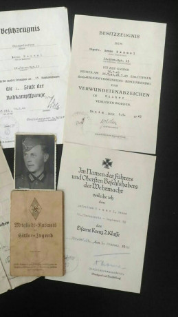  EN RECUERDO Y HOMENAJE A LOS QUE YA NO ESTÁN. 

Si pones en  GOOGLE    PASAPORTES EN LA MEMORIA   da 82