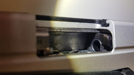 vendo esta walther sp22 que le compre a un jefe que la compro de capricho y según el no la uso, parece 12