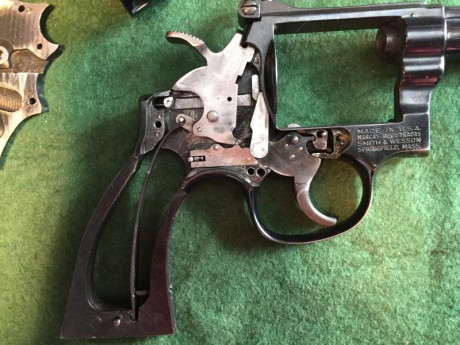 Buenas pongo en venta el revólver, que decir más del mismo, que no se halla dicho. Calibre 38WC. Estado 12