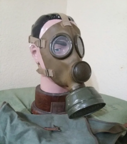 mascaras antigas modelo checa e italiana t35 marron o negra. en estado excelente de gomas .caretas  y 00