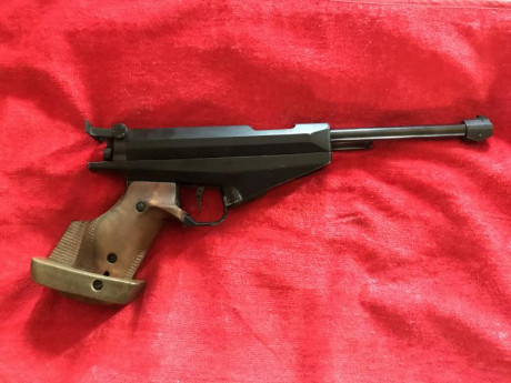 Buenas, vendo Feinwerkbau modelo 90 para piezas , cacha, etc. la compre de segunda mano y me funciono 01