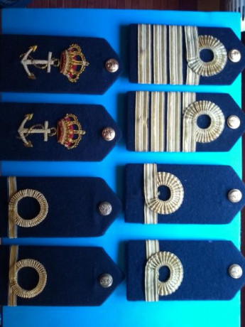 Vendo militaria,insignias...etc del las FFAA españolas. Cualquier duda o foto mas detallada podeis pedirmelo. 20