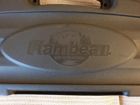 Muy buenas 

Vendo este estuche rígido de la marca Flambeau en muy buen estado. Medidas internas: 132x21 00