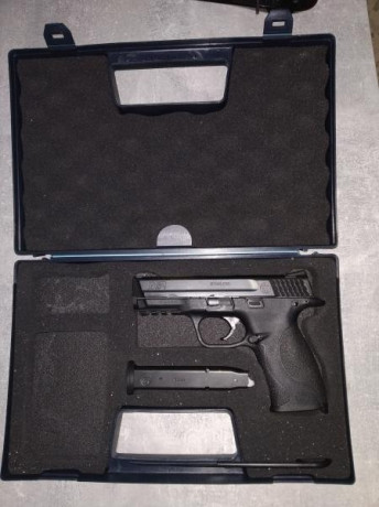 En venta pistola Smith & Wesson MP9 Standard cañón de 4".
Tres cargadores, dos sin utilizar.
Funda 70