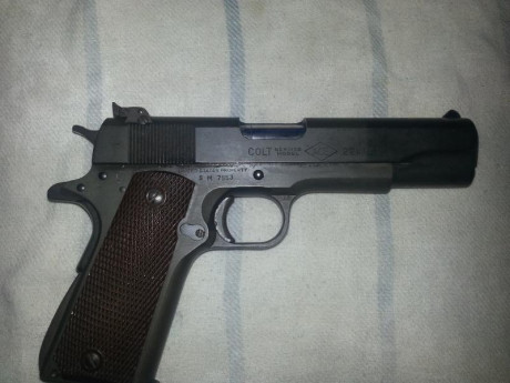 Vendo Colt 1911 ACE del calibre 22 original.
Se vende con 3 cargadores originales y una copia.
Funciona 00