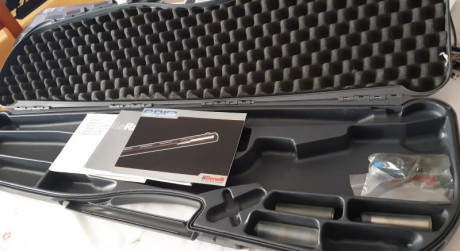 Benelli crio comfort con hidroimpresion,chokes,maletin y accesorios.1300 euros. 00
