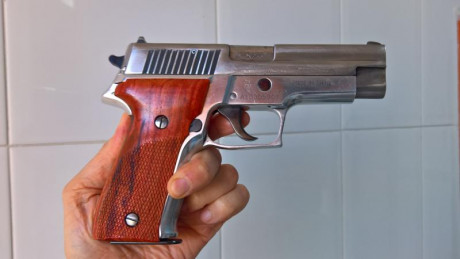 La Norinco NP22..!

Saludos. 
Vendo esta Norinco NP22, calibre 9 mm. parabellum, ya sabéis, clon de la 11