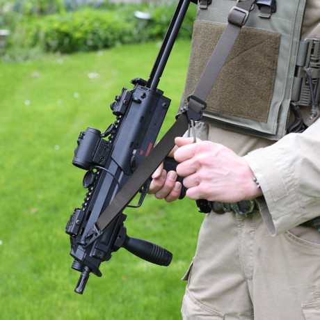 la han adquirido, y a ver si unifican un poco (lo digo por si siguen con el P90) no se...:

HK MP7 de 10