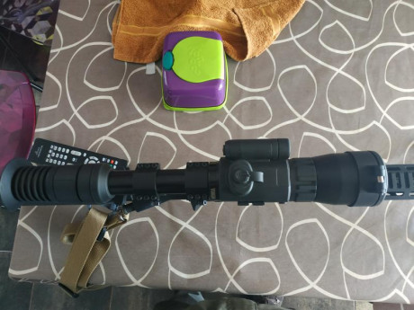 Pues tengo a la venta este visor nocturno, está prácticamente nuevo, lo he sacado dos veces y el anterior 01