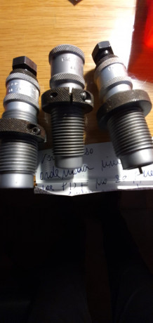 Hola, un amigo vende estos dies de Hornady.
Se encuentran en Madrid.
Precio 40€ portes aparte.
Contactar 00