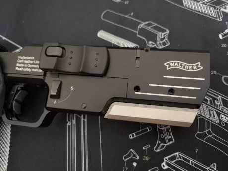 Hola mi compañero de tiro me pide que ponga la venta la siguiente arma .
Pistola Walther SSP cal 22 lr,como 02