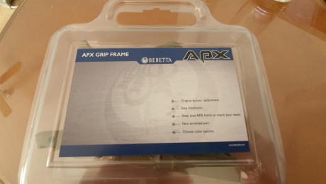 Vendo armazón, nuevo a estrenar, en color TAN para la pistola Beretta APX Centurion.

PRECIO:  45 Euros 21