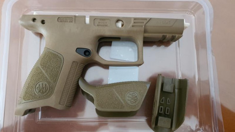 Vendo armazón, nuevo a estrenar, en color TAN para la pistola Beretta APX Centurion.

PRECIO:  45 Euros 20