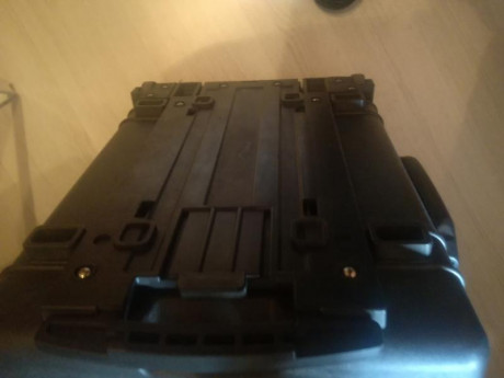 Hola vendo maleta peli Case 1560 por no usar tengo otra más pequeña y está apenas la he usado
150€ la 00