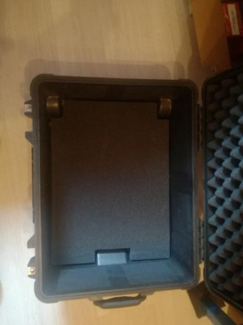 Hola vendo maleta peli Case 1560 por no usar tengo otra más pequeña y está apenas la he usado
150€ la 11