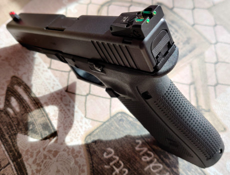 Vendo Glock 17 Gen 4 en estado impoluto como se puede apreciar en las fotos, no tiene más de 200 disparos. 00