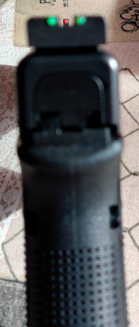 Vendo Glock 17 Gen 4 en estado impoluto como se puede apreciar en las fotos, no tiene más de 200 disparos. 21
