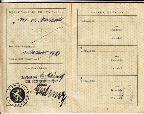  EN RECUERDO Y HOMENAJE A LOS QUE YA NO ESTÁN. 

Si pones en  GOOGLE    PASAPORTES EN LA MEMORIA   da 100