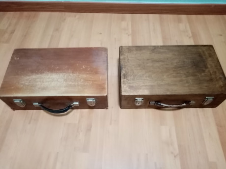 Buenas;

Vendo 2 cajas de transporte para la Toz 35.
Se encuentran en buen estado, aunque la de la izquierda 00