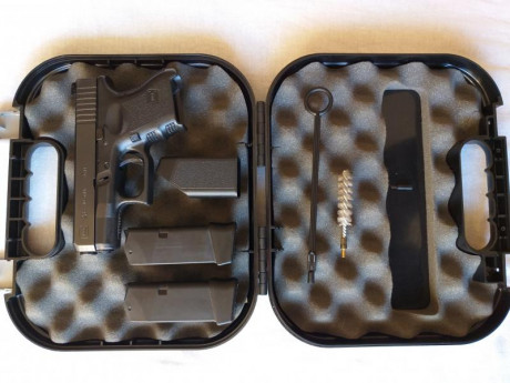 Vendo Glock 26 3°generación. El arma está guiada en A. Está en perfectas condiciones, en mi poder no ha 00