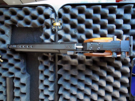 Vendo pistola de Tiro Olímpico modelo Walther LP 200.
- Calibre 4,5
- Peso 1.100 g
- Longitud de miras 02