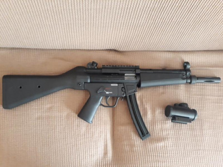 Vendo carabina 22lr HK copia del mp5 con carril y visor punto rojo recien revisada y puesta a punto en 02