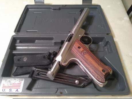 LA RUGER ESTÁ PRACTICAMENTE NUEVA Y VA CON DOS CARGADORES Y DOS JUEGOS DE CACHAS.ESTUCHE ORIGINAL.
SE 01