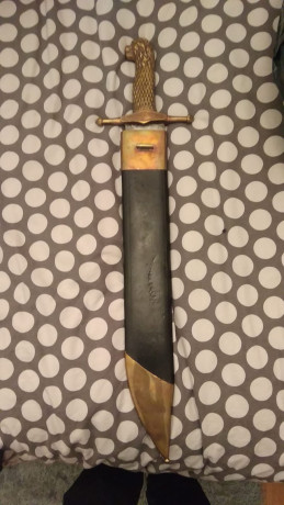 Hola compañeros:
Por una persona que dispone del mismo, os paso fotos de este machete de gastador de infantería 00