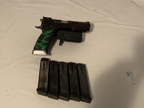Hola buenas vendo pistola CZ preparada para tirar en standar IPSC se anuló la doble acción y está en simple 02
