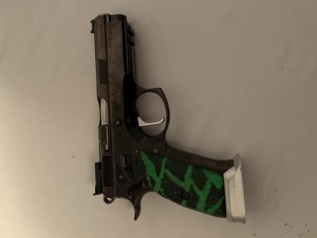 Hola buenas vendo pistola CZ preparada para tirar en standar IPSC se anuló la doble acción y está en simple 00