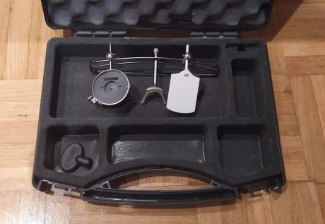 Hola, pongo en venta Gafas de Tiro Knobloch, el set incluye Monturas, diópter, cubre ojo y maletín de 00