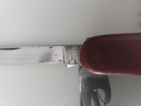 Vendo navaja Aitor serie roja antigua,de los años 70.
Tambien cambio por otras piezas AITOR.
ESCUCHO OFERTAS.
INTERESADOS 01