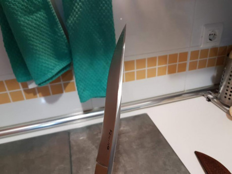 Me están terminando un cuchillo de remate que he encargado. Es un bowie personalizado, ¿que os parece?.
Un 102