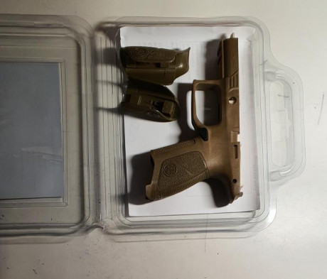 Armazón en color TAN, nuevo a estrenar, para Beretta APX.
PRECIO: 35€
Se encuentra en Antequera (Málaga) 00